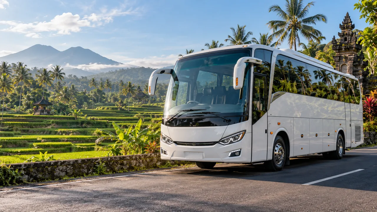 25–36 passengers Mid-size Coach